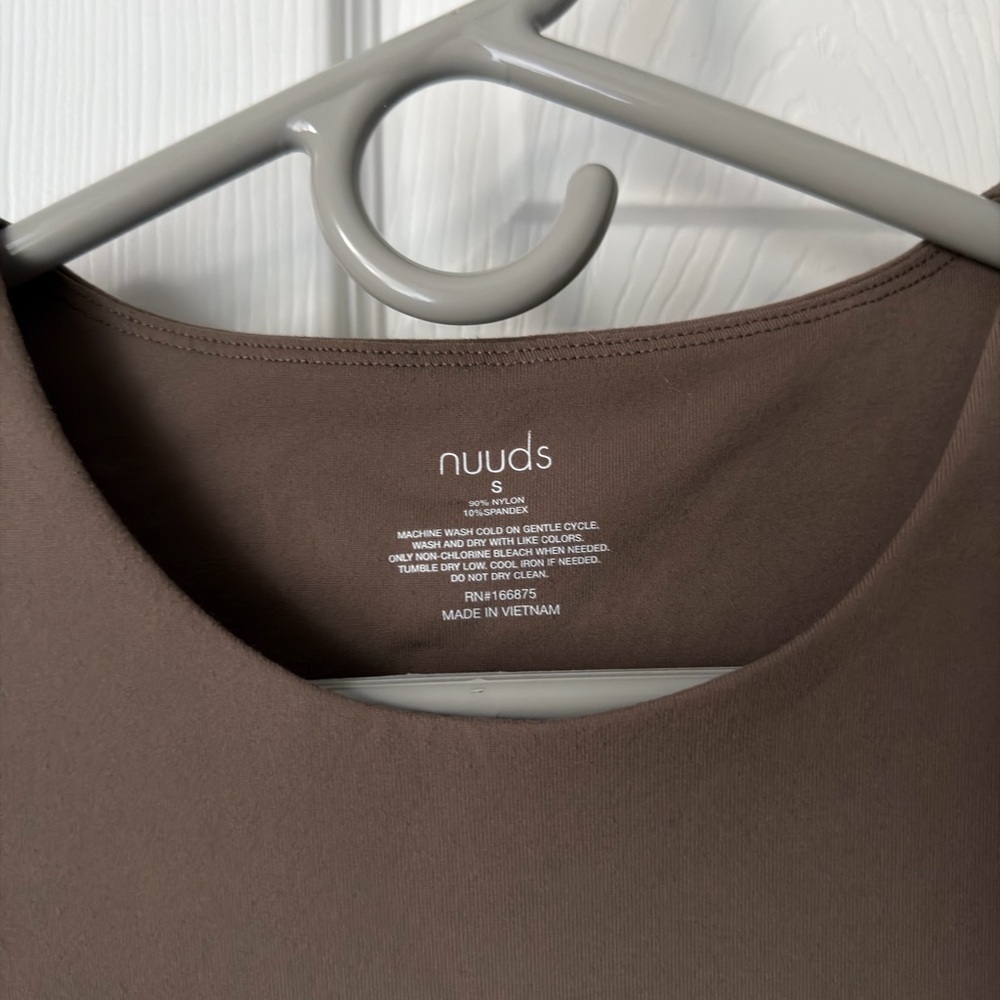 Nuuds Scoop Neck Bodysuit Small Mocha Long Sleeve Thong Stretch Minimalist EUC - Picture 2 of 5